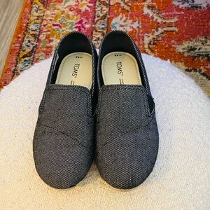 TOMS Brand Shoes Black Denim Size 5 1/2